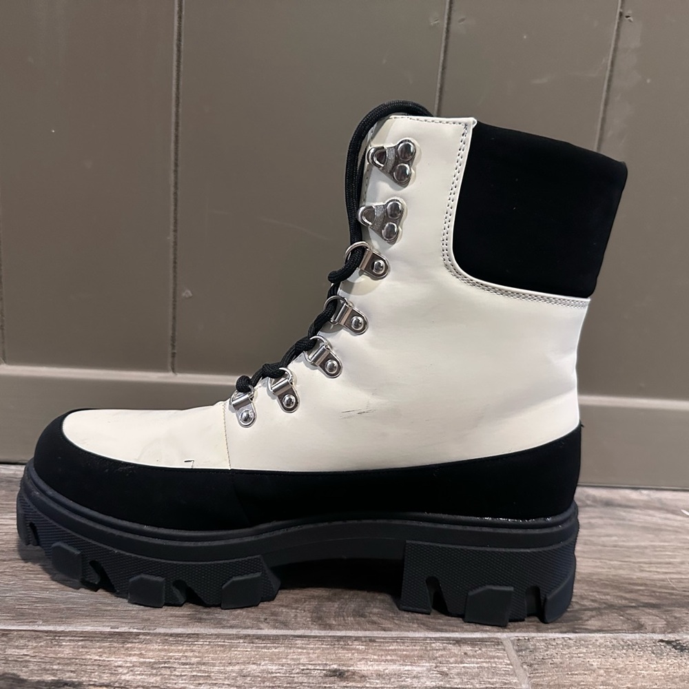 Stylish Black and White Women's Combat Boots - Picture 3 of 7